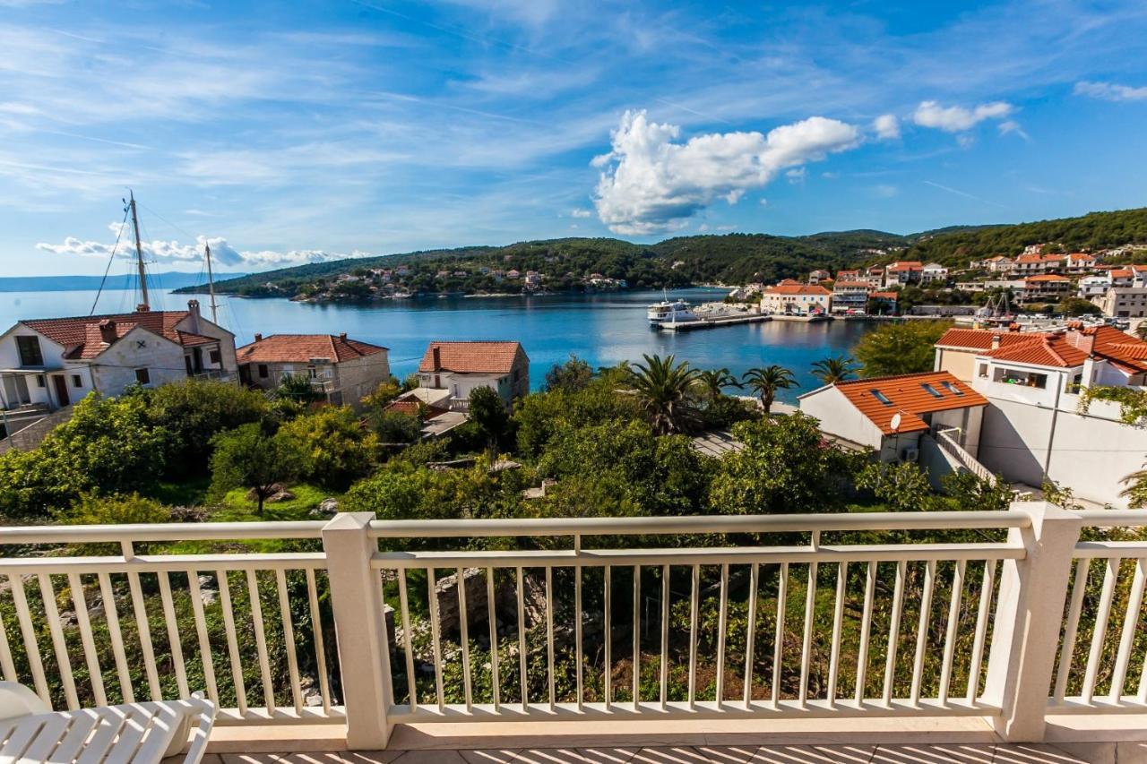 Sea View Apartment Sumartin Exterior photo