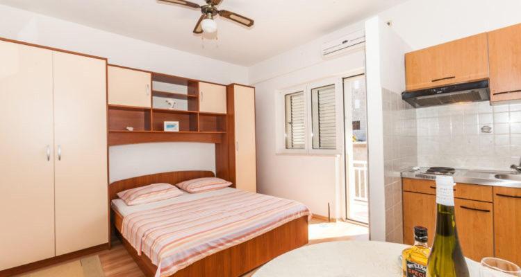 Sea View Apartment Sumartin Exterior photo