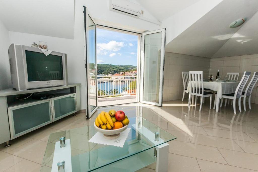 Sea View Apartment Sumartin Exterior photo