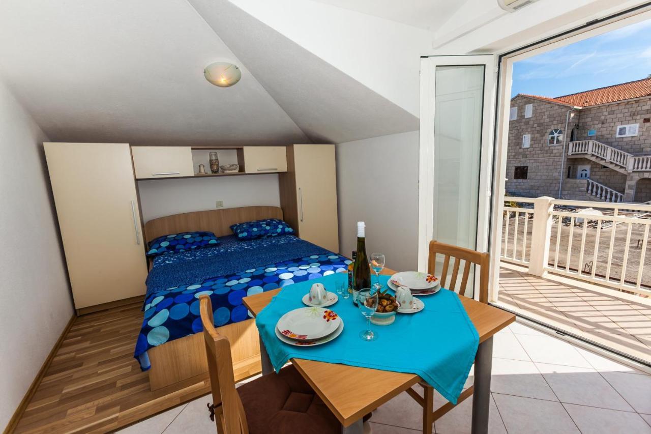 Sea View Apartment Sumartin Exterior photo